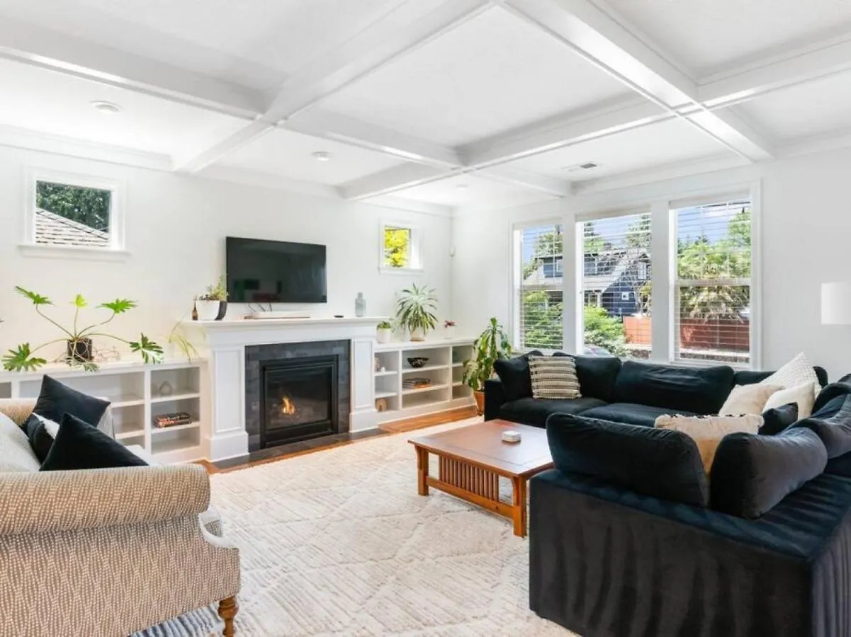 Urban Ne Pdx 3Bd Home Plus Bonus Room, Fenced Yard And Garage 포틀랜드